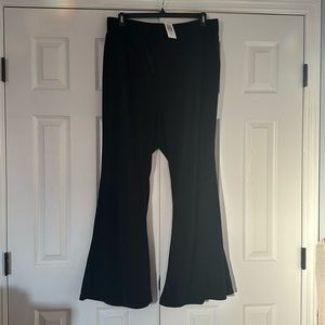Wide leg terry material casual pant/jogger/lounge. New with tag!